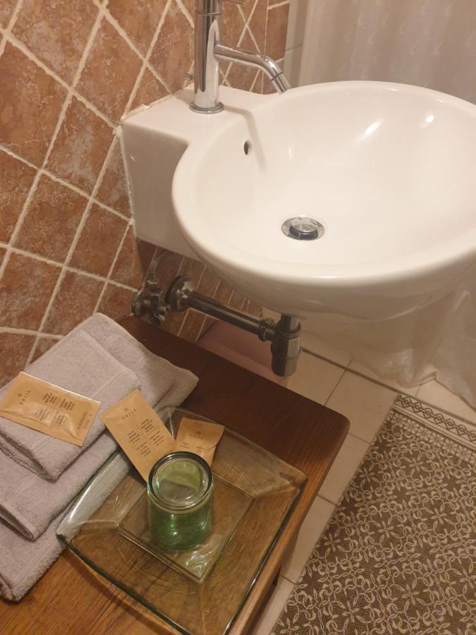 Helga's House- Una Finestra sul Borgo Ambra Esterno foto