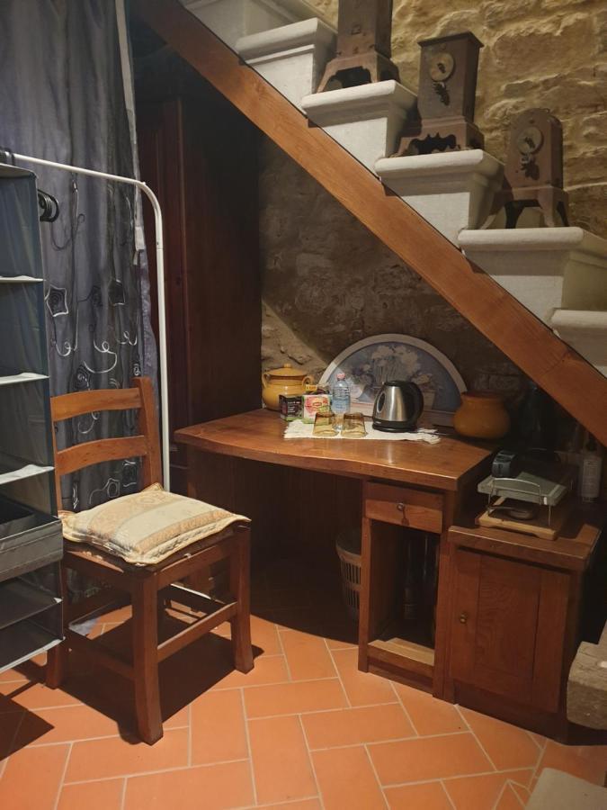 Helga's House- Una Finestra sul Borgo Ambra Esterno foto